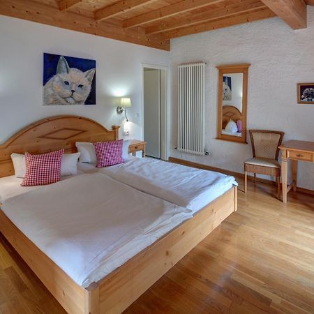 Hotel Leander Битбург Экстерьер фото