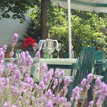 Hotel Leander Битбург Экстерьер фото