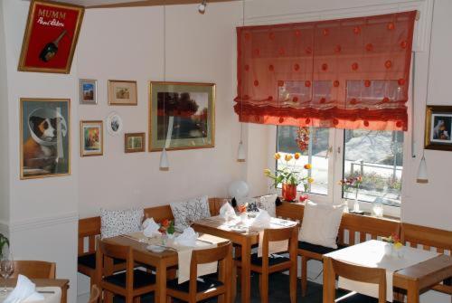 Hotel Leander Битбург Экстерьер фото