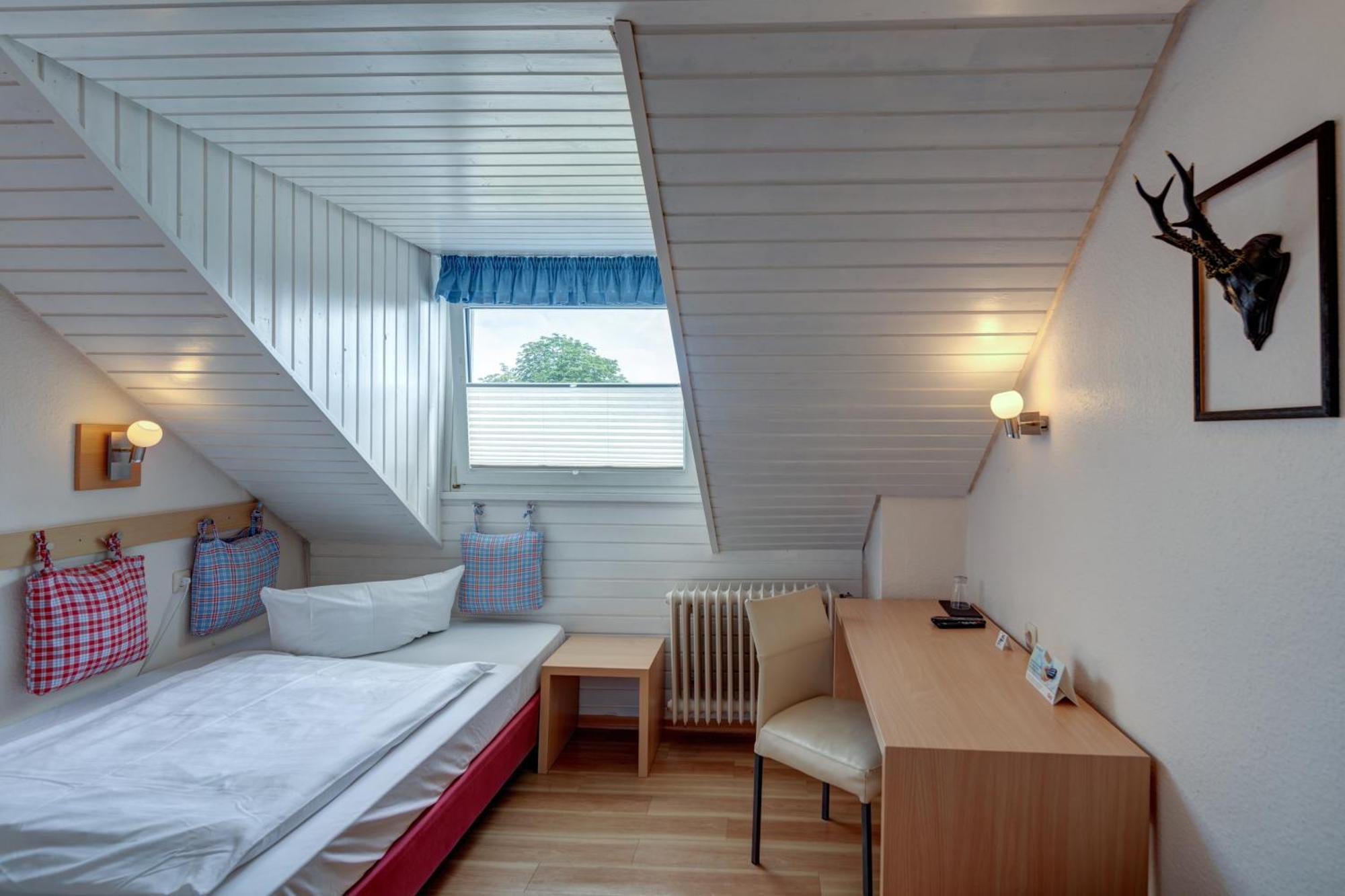 Hotel Leander Битбург Экстерьер фото