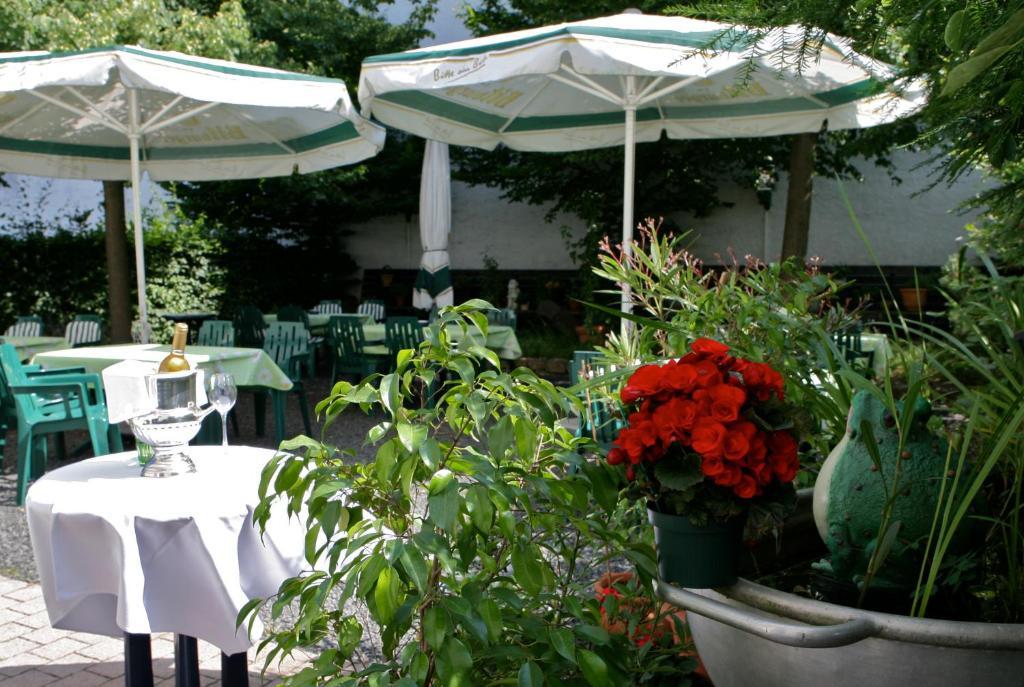 Hotel Leander Битбург Экстерьер фото